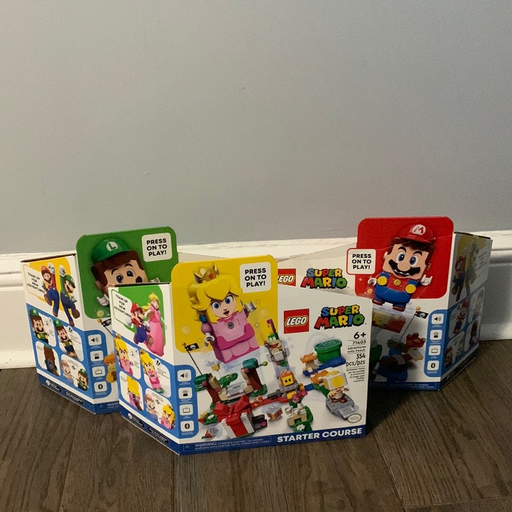 Lego Super Mario set: Mario, Luigi & Princess Peach